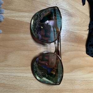 Quay Australia Cherry Bomb Gold Metal Oversized Cat Eye Aviator Sunglasses